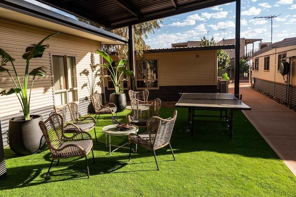 Oasis Newman0