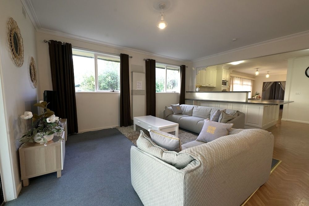 Family Home In Prime Location Melbourne2