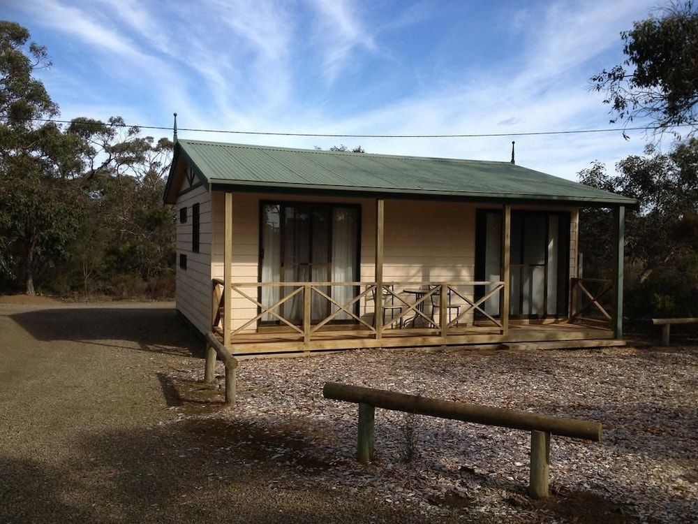 Parndana Hotel Cabins3