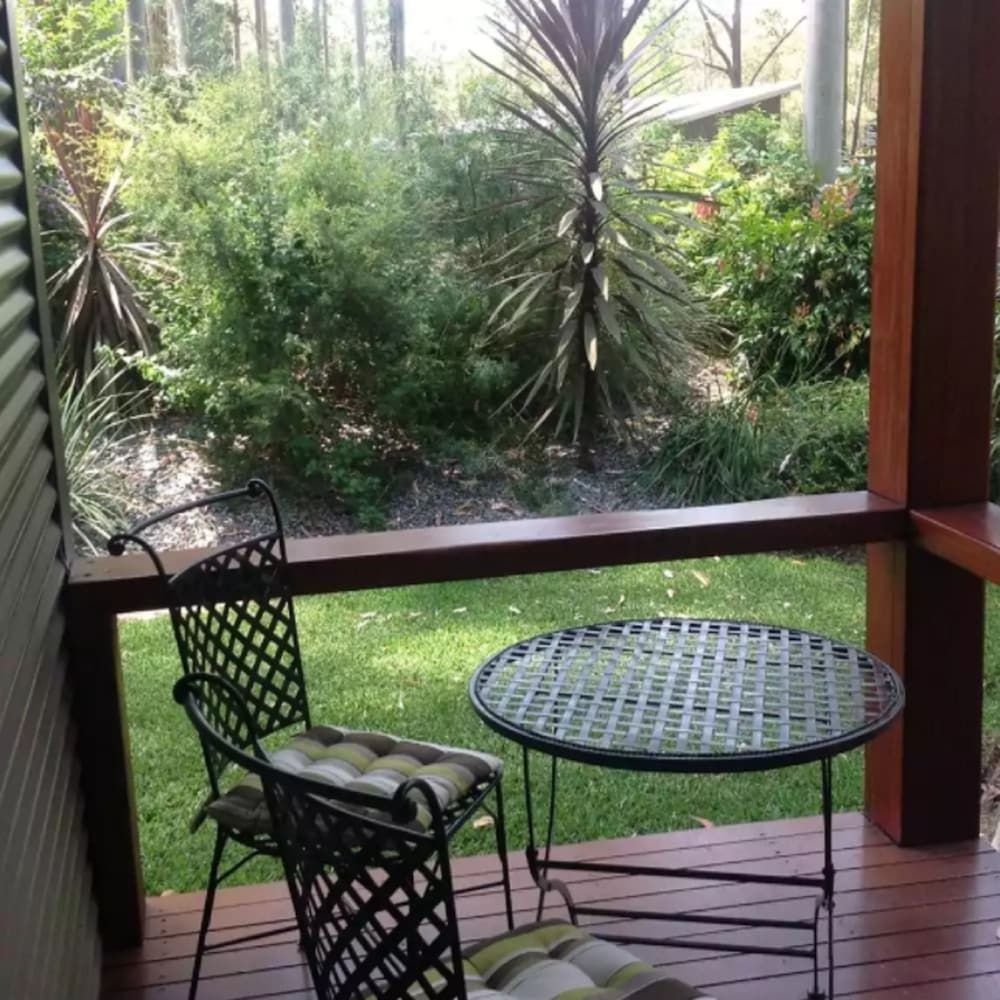 Mistinthegumtrees Eco Luxury Cabins2