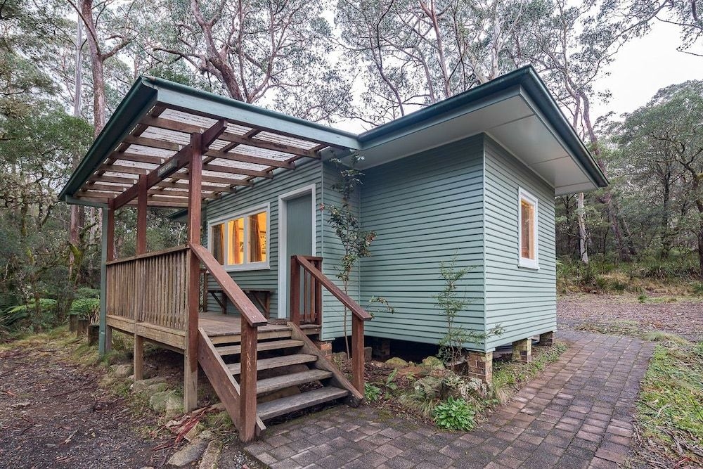 Toms Cabin0