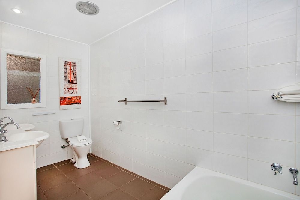 Oversized 2 Bedroom Manly Beach House4