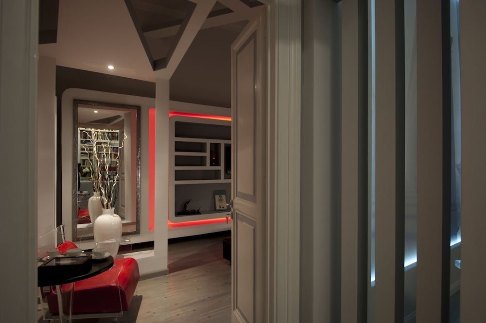 Luxury on the River3
