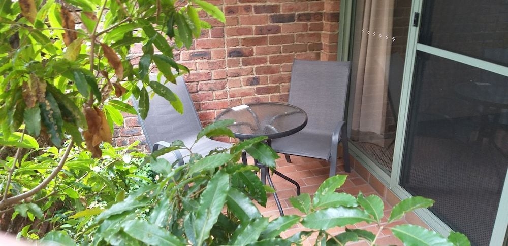 The Belmore All-Suite Hotel0