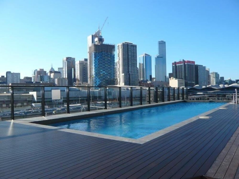 Royal Stays Apartments Melbourne - Docklands4