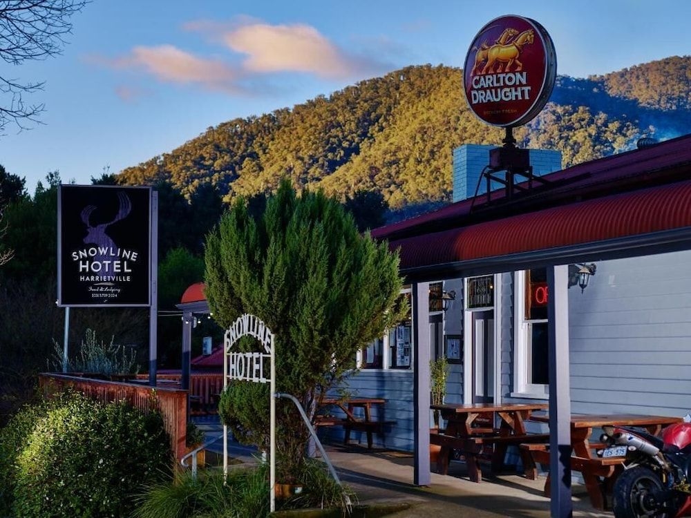 The Harrietville Snowline Hotel4