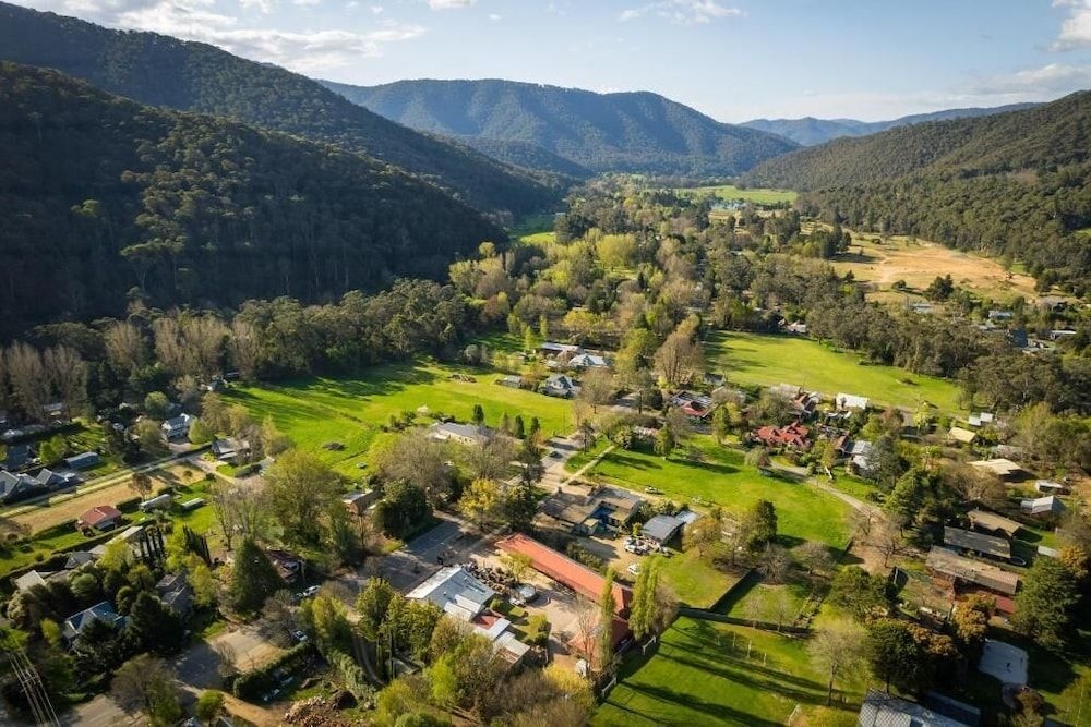 The Harrietville Snowline Hotel1
