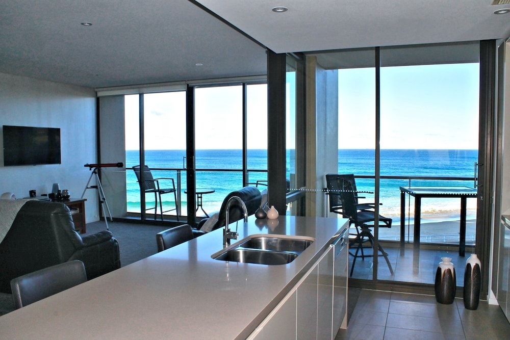 Apartment On King Street2