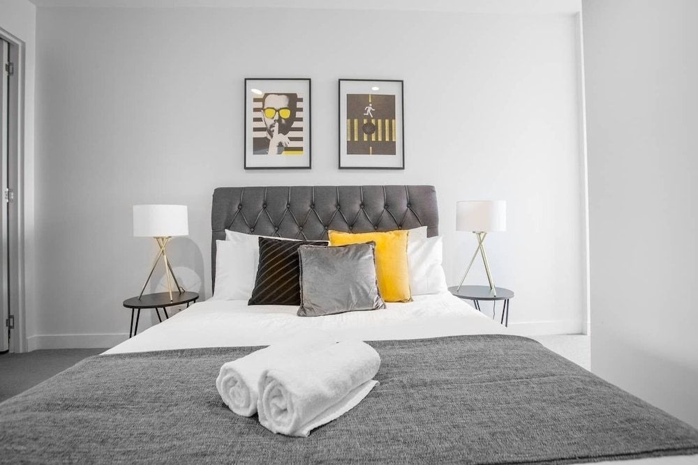 Elegant 2BR@Footscray Station0