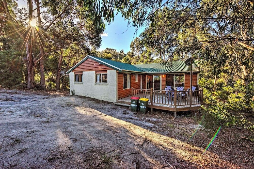 Freycinet Hideaway1