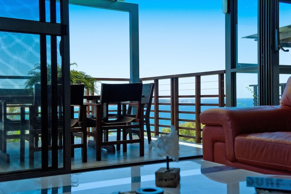 ONE MILE RETREAT Stunning Beach House1