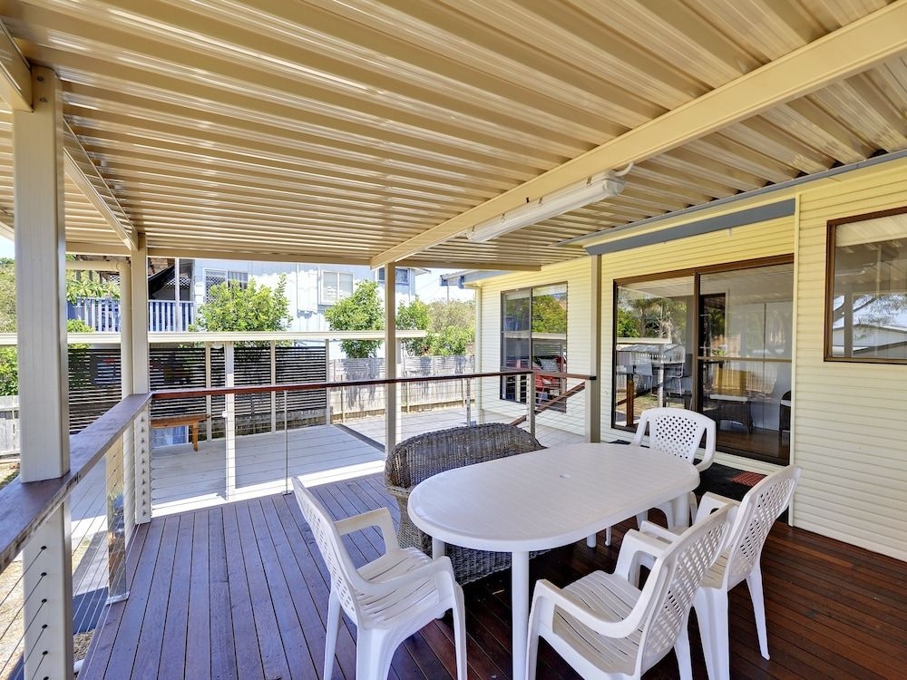 Fingal Beach Shack @ Fingal Bay0