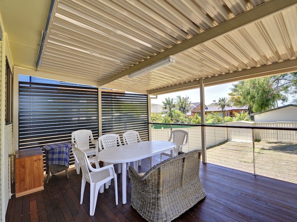 Fingal Beach Shack @ Fingal Bay1