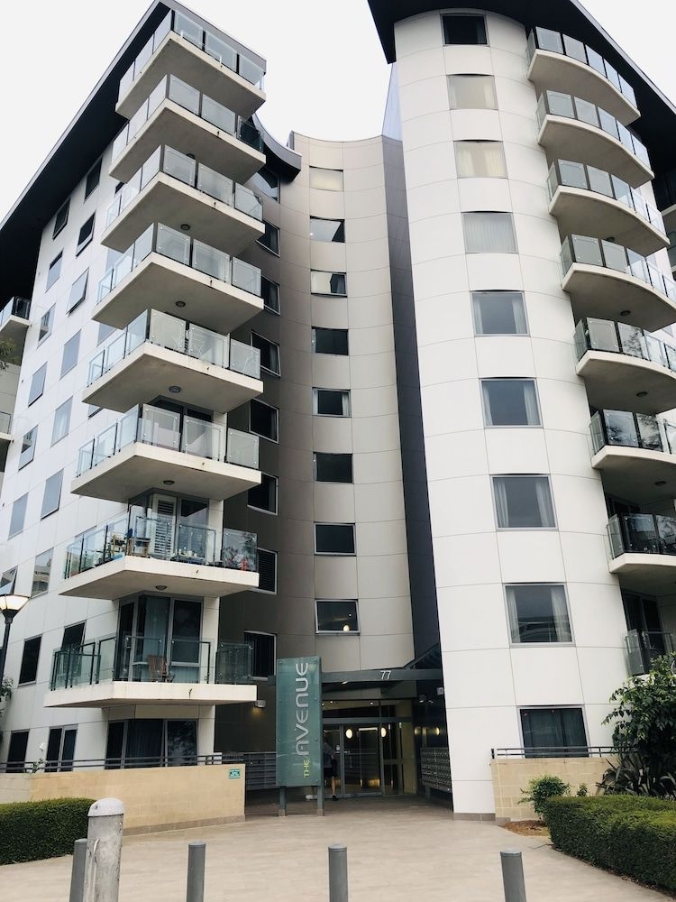 Staying Places - The Avenue4