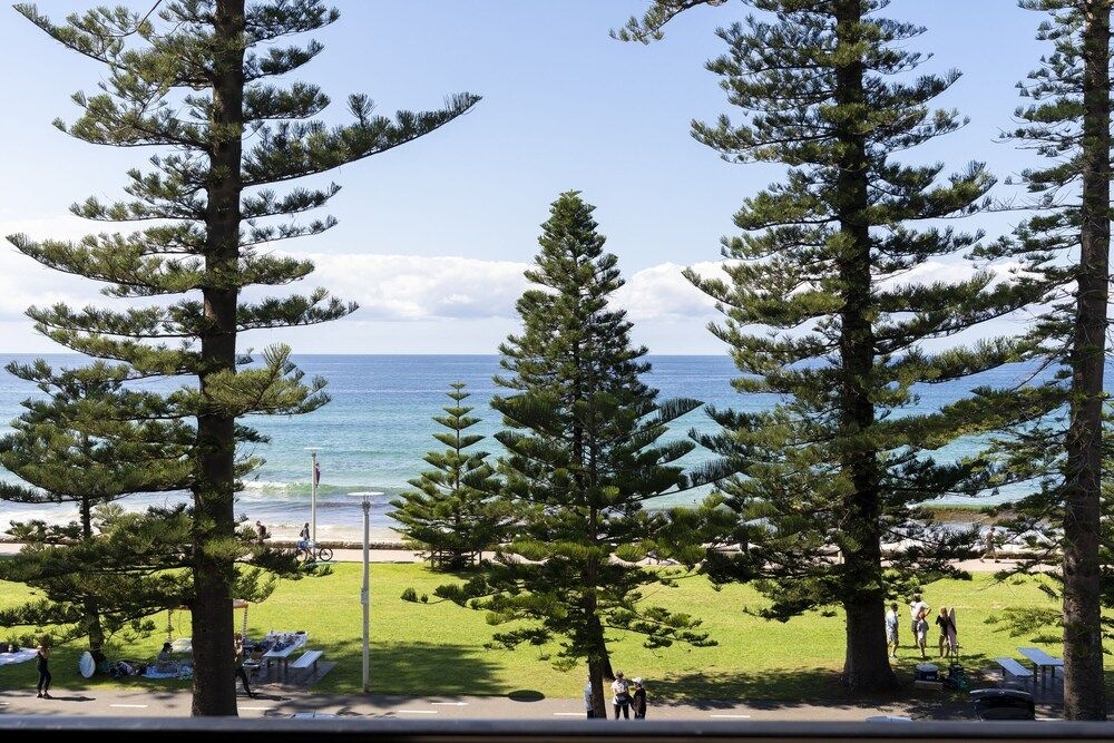 Manly Beachfront Apartment1