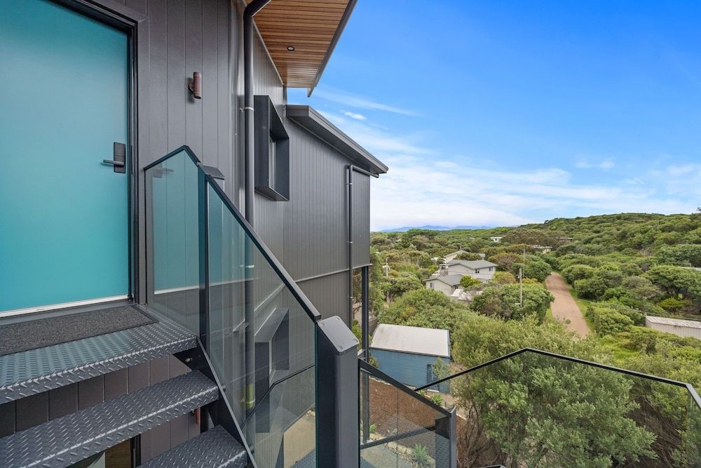 Sandy Point Beach Escape 2 Bedroom Apartment4