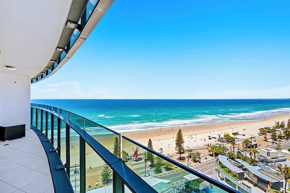 H Luxury Apartment at Surfers Paradise3