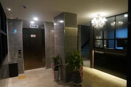 โรงแรมเอ็มยู (MU HOTEL)0