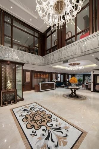 เดอะ คิว โฮเต็ล (The Q Hotel)0