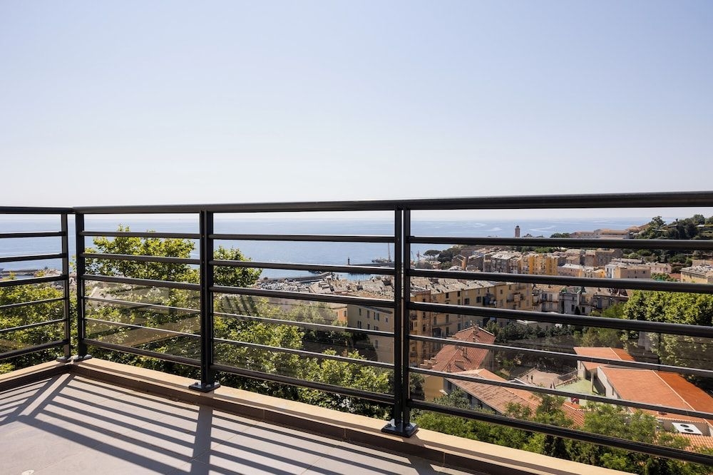 Adonis Le Bastia2