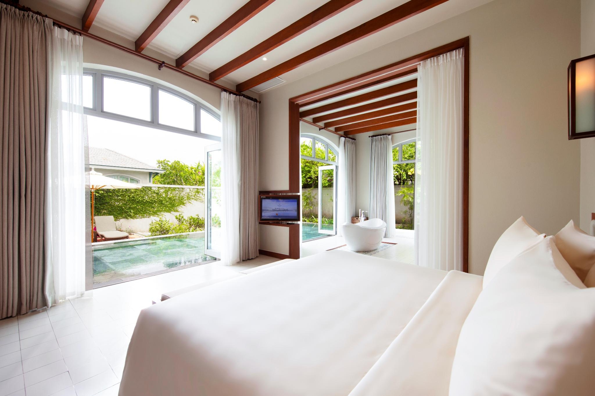 FLC Luxury Resort Samson1