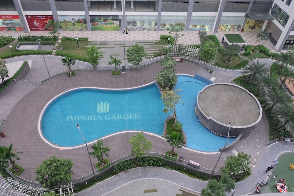 Imperia Garden0