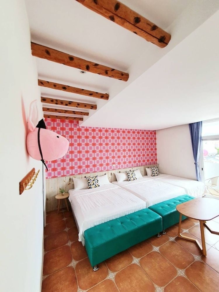 Warm & Cozy Inn4