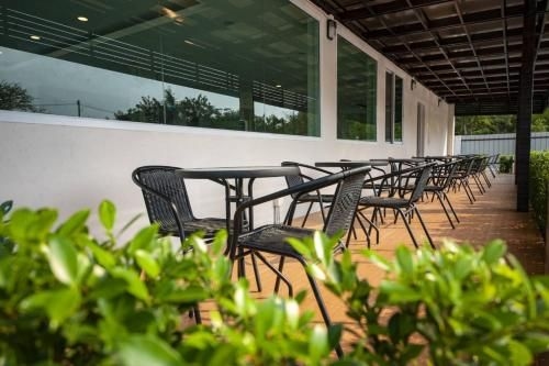 โรงแรมชาร์ล็อต สมาร์ท ลพบุรี (The Charlotte Smart Hotel Lopburi)4