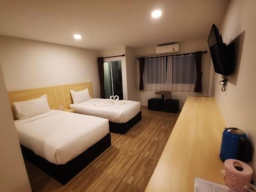 โรงแรมชาร์ล็อต สมาร์ท ลพบุรี (The Charlotte Smart Hotel Lopburi)1