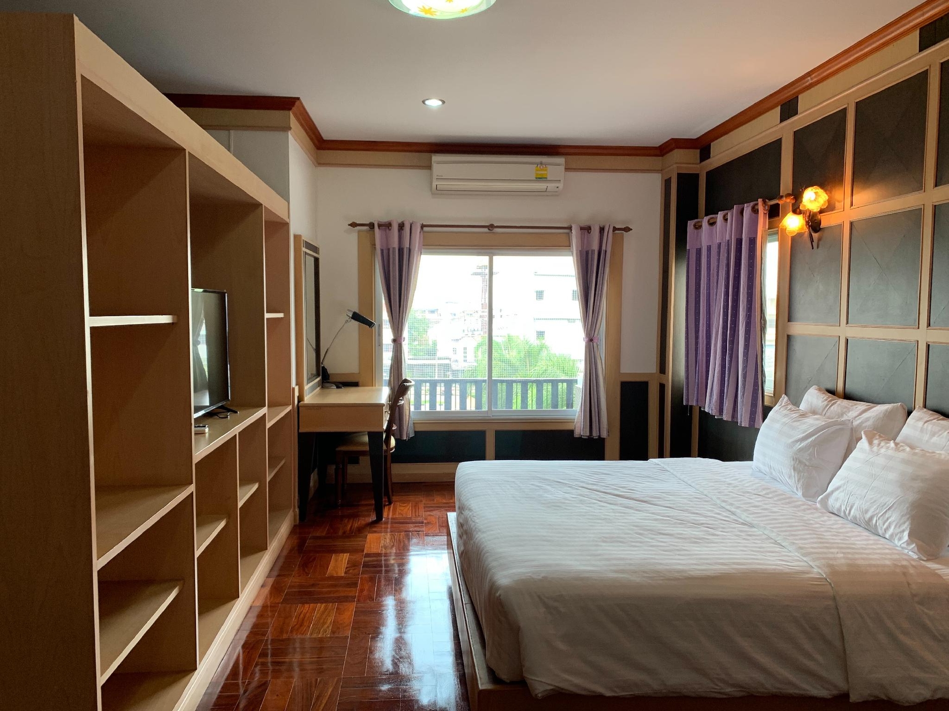 โรงแรมดีพร้อม (Dee Prom Hotel)0