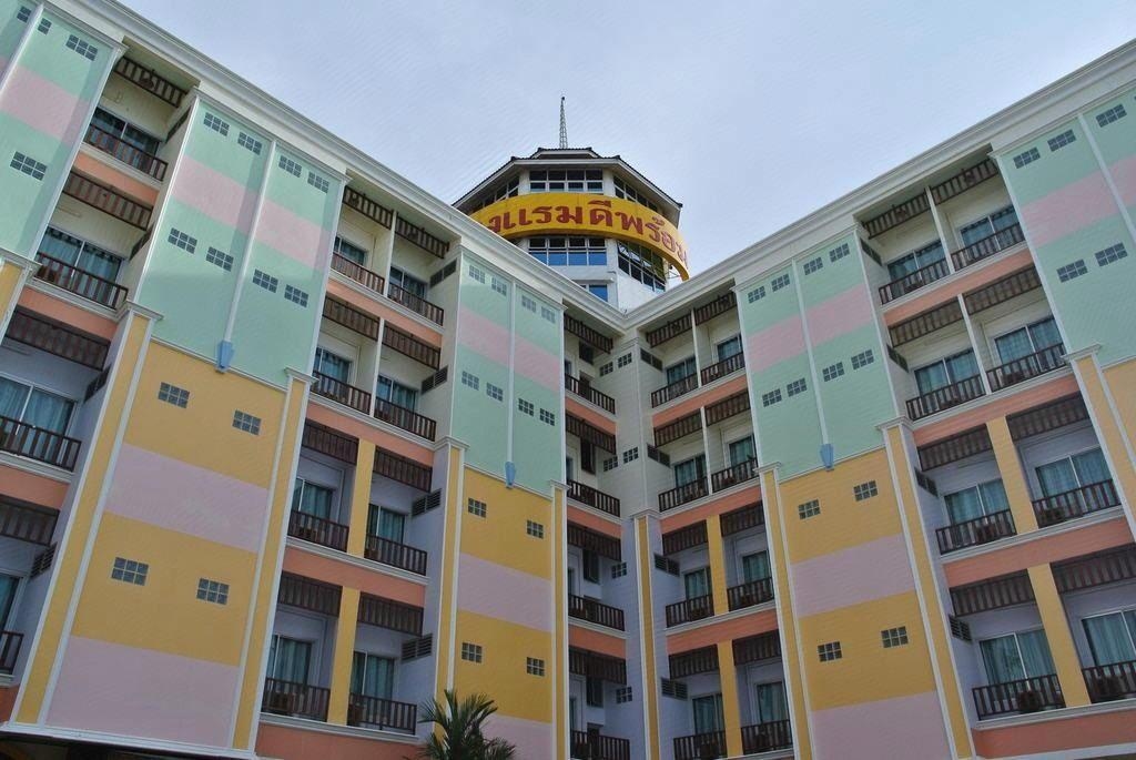 โรงแรมดีพร้อม (Dee Prom Hotel)2