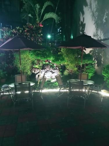 จังเกิล ซิตี้ โมเทล (Jungle City Motel)0