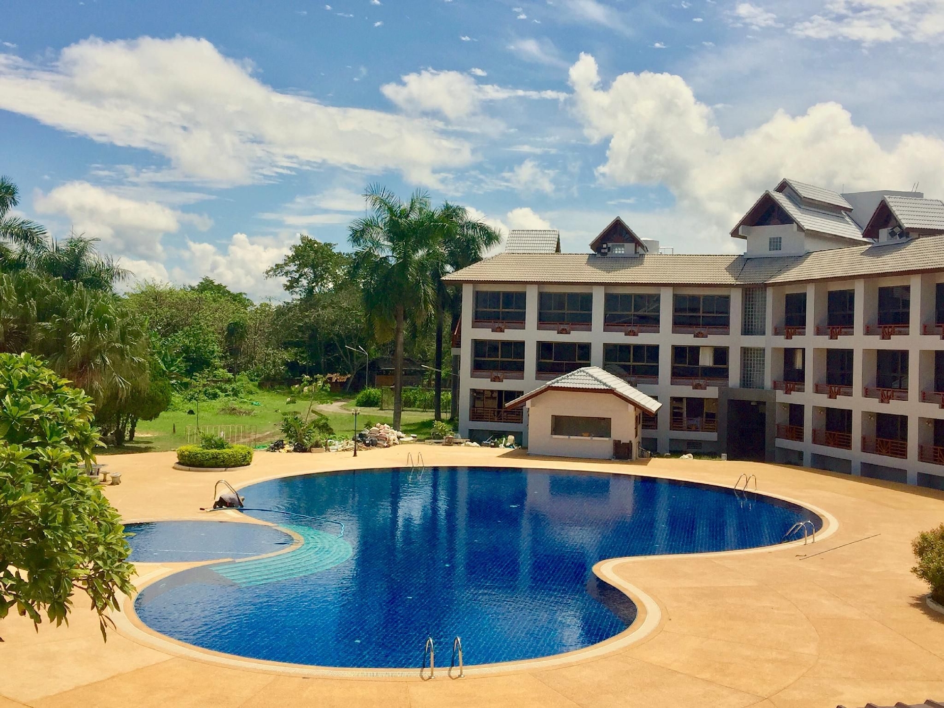 โรงแรม ดิอิมเพรส น่าน (The Impress Nan Hotel)0