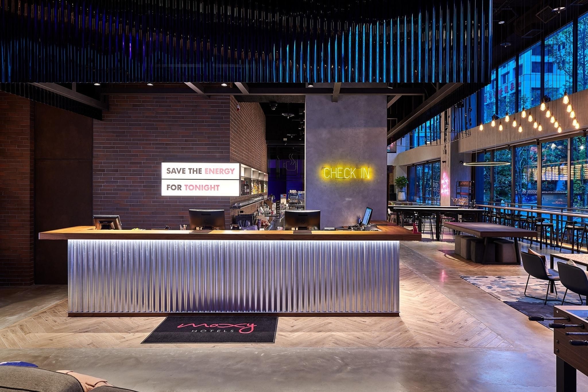 Moxy Taichung1