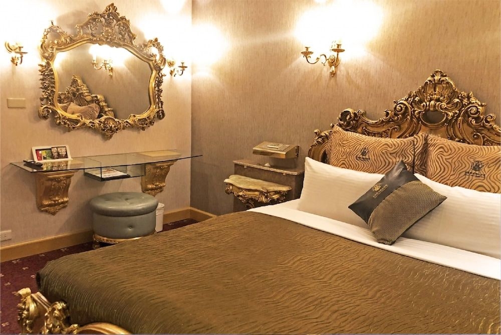 โรงแรมเดอะวี (The We Hotel)4