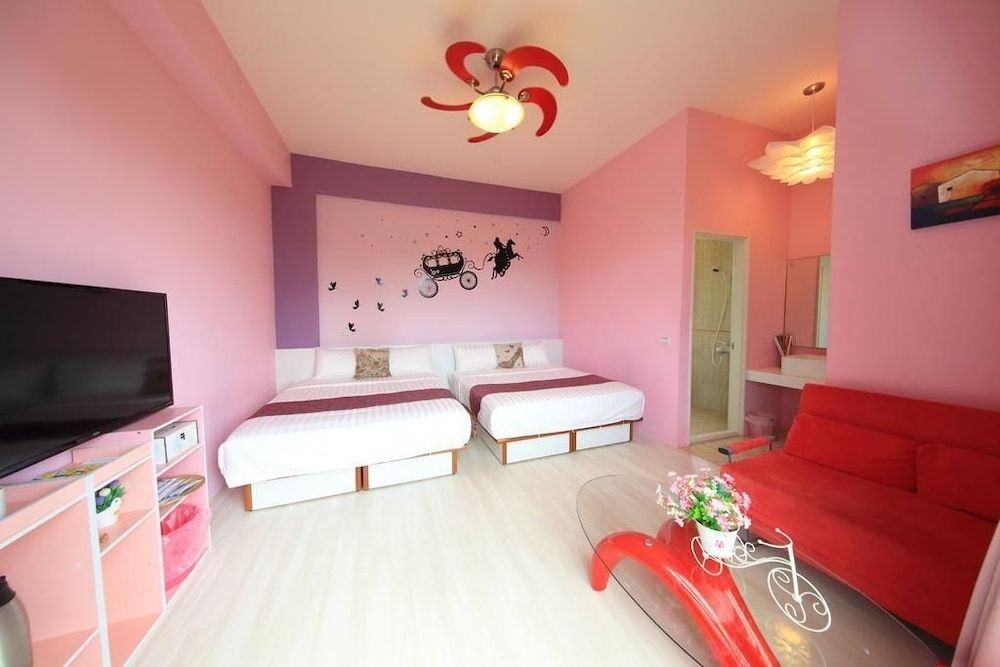 Jumping Hostel3
