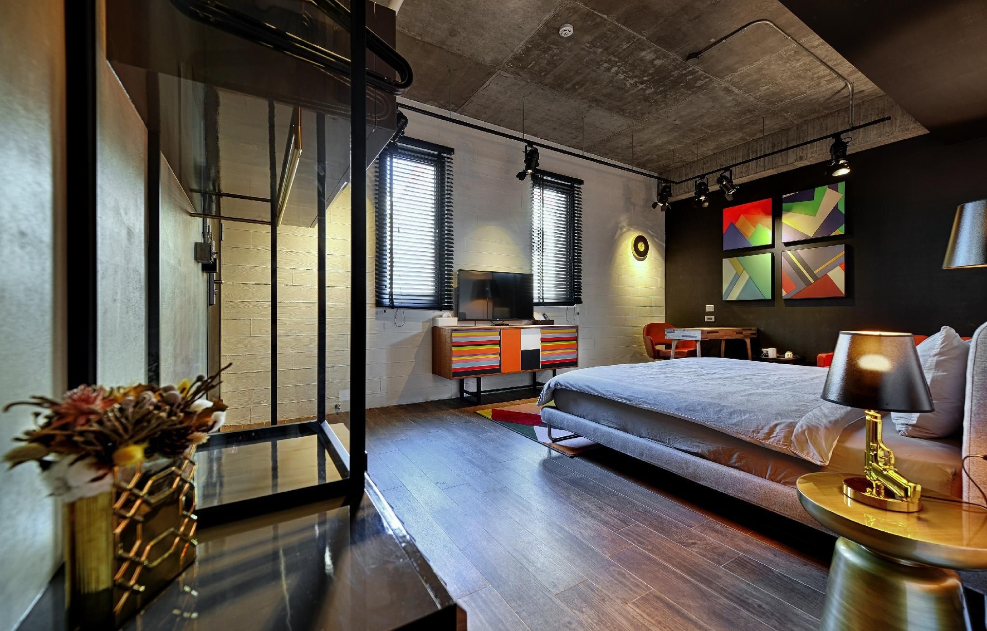 สเตเบิล โฮเทล (STABLE HOTEL)0