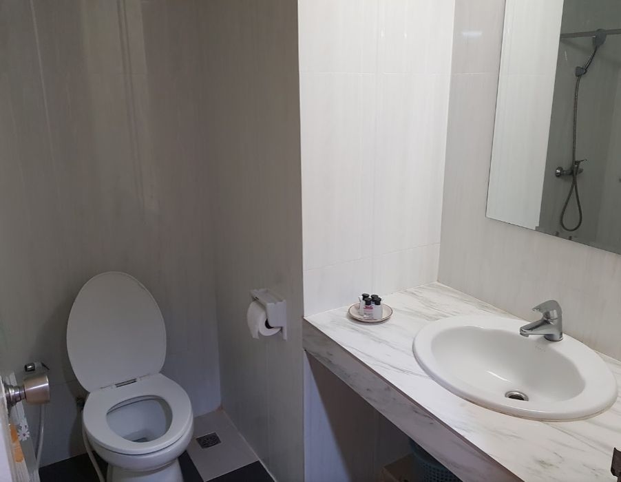 โรงแรมเวลนครปฐม (Whale Hotel Nakhon Pathom)2