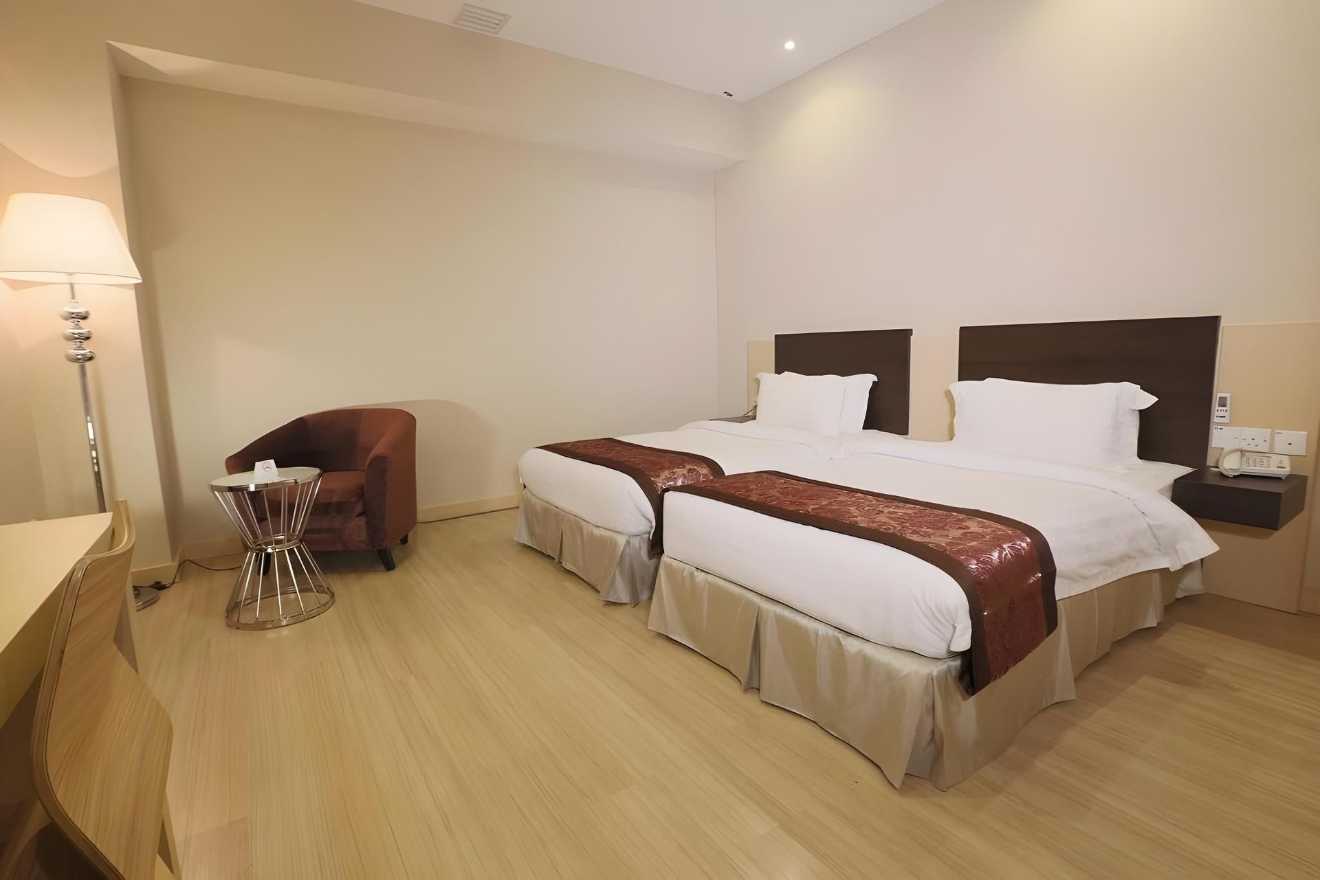 Ideals Hotel2
