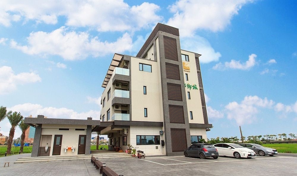 Urban Oasis Inn3