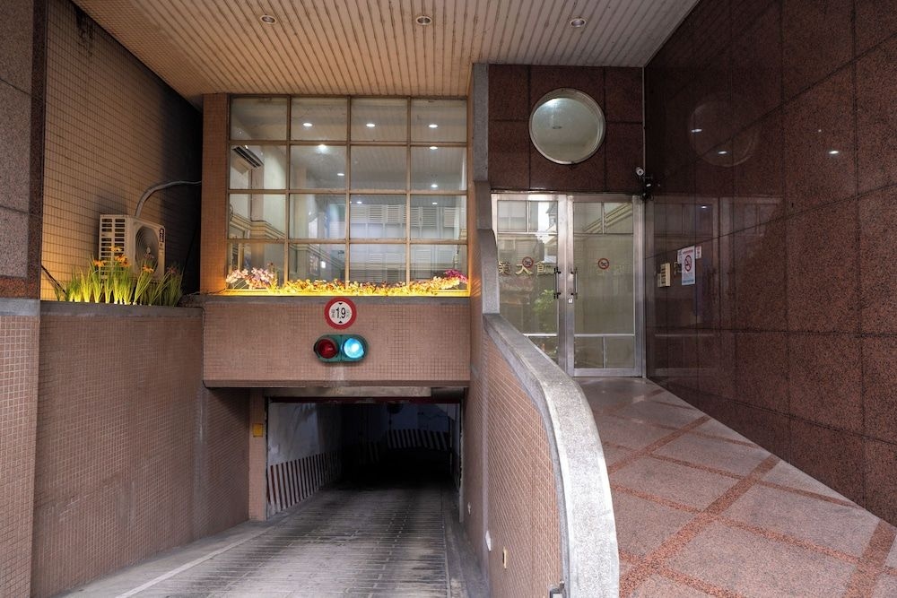 The Glory Hotel4