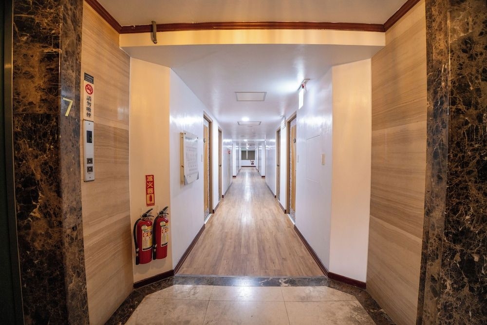 The Glory Hotel2