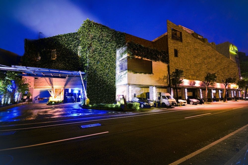 เซียะตู โมเต็ล (Xiadu Motel)1