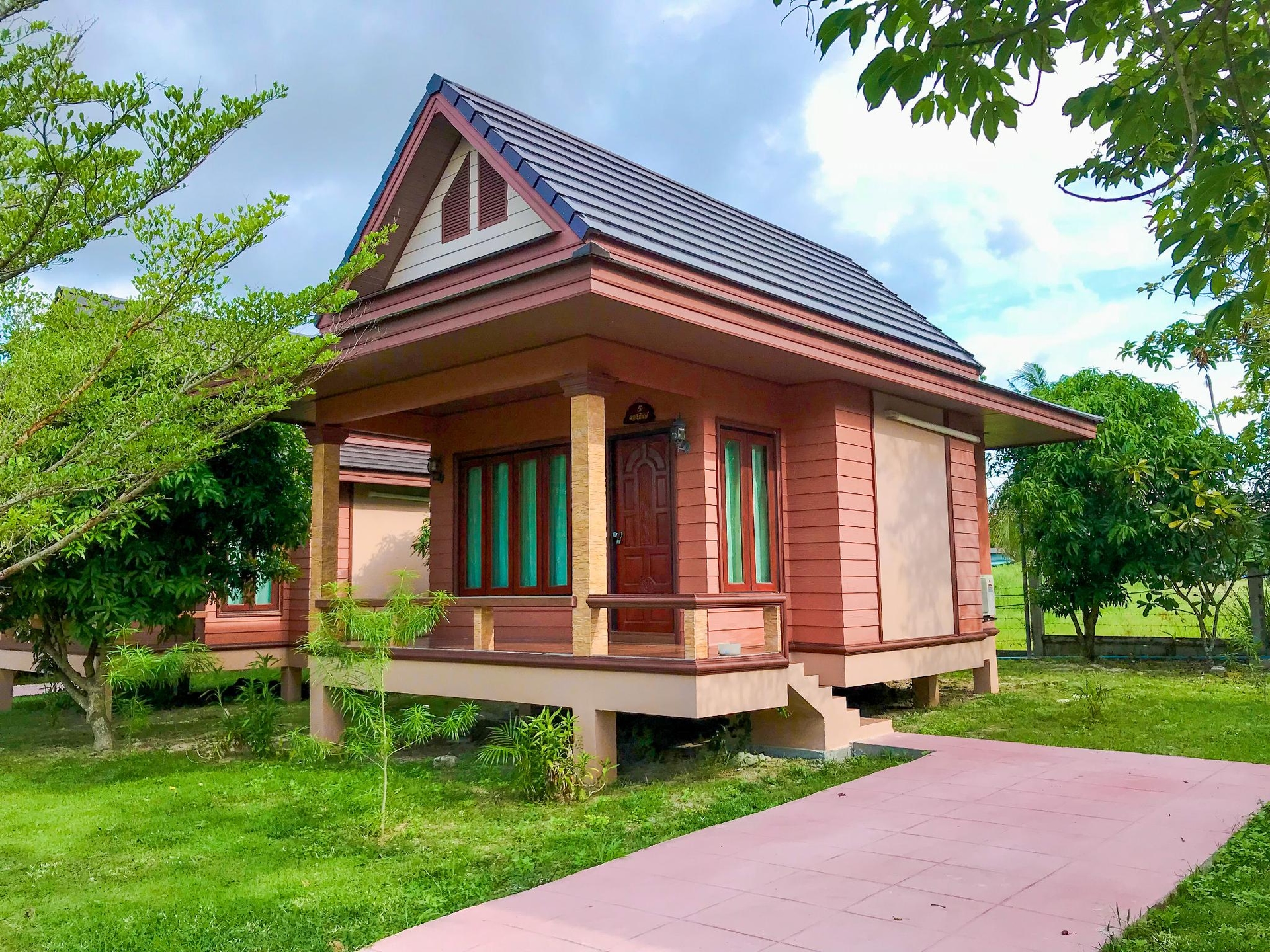 บ้านสวนทิพย์ รีสอร์ท บ้านฉาง (Baan Suantip Resort)0