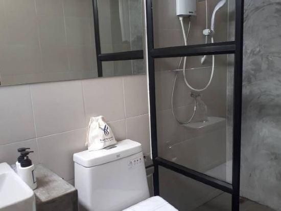 แร่นอง บูติค โฮเทล (Raenong Boutique Hotel)3