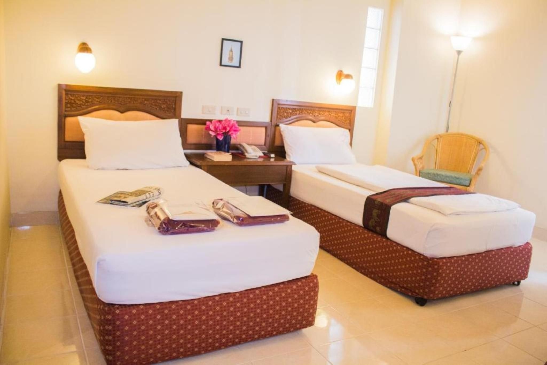 โรงแรมพีเพิล เพลซ บูทิก อินทาวน์ (People Place Boutique in Town Hotel)1