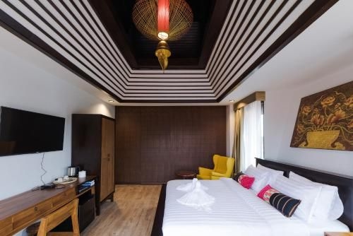 33 พอชเทล (33 Poshtel)1