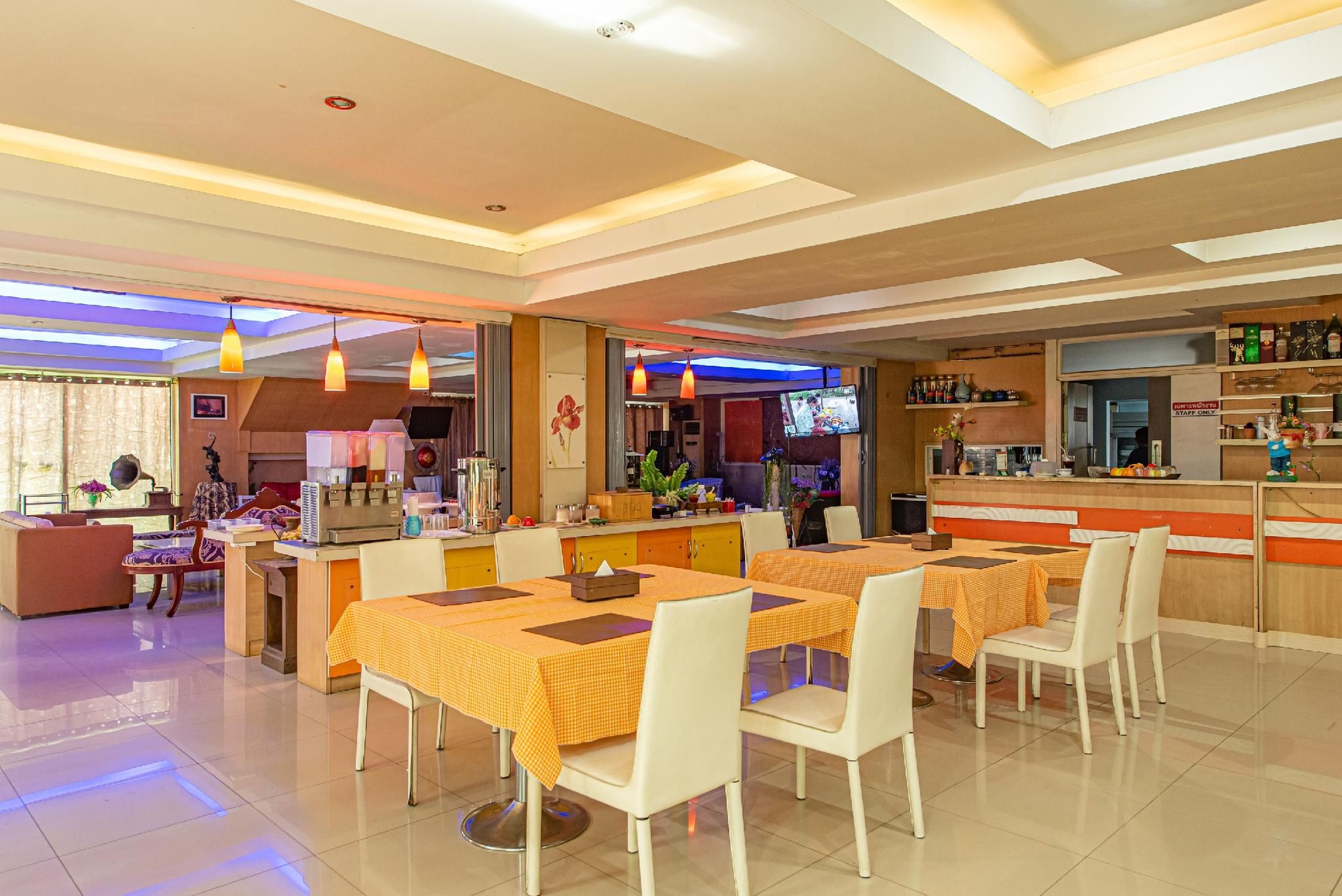 เดอะ วิง ดีไซน์ โฮเทล (The Wing Design Hotel)1