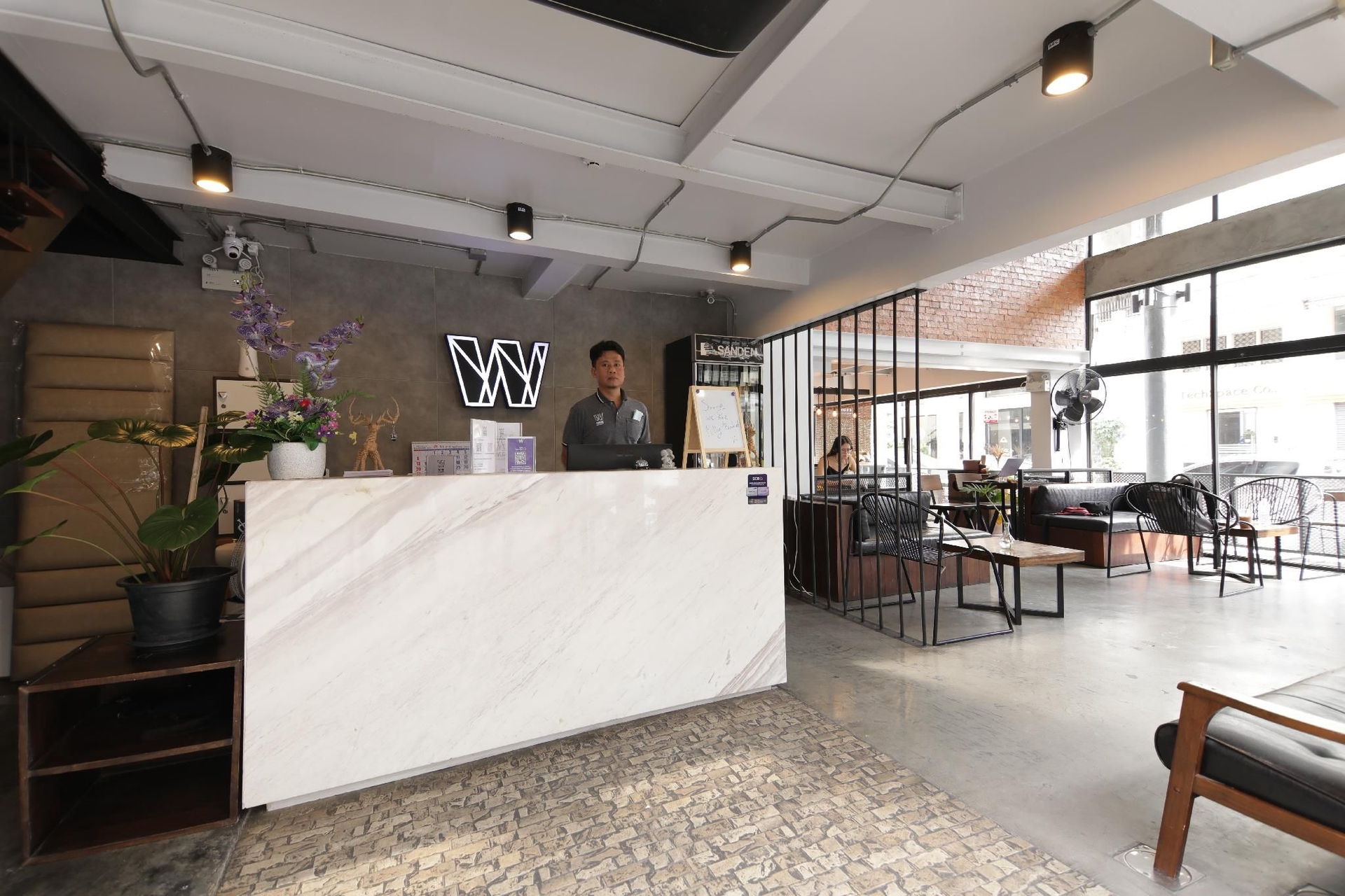 ไวร์ แบงค็อก พระโขนง (WiRE Bangkok Prakanong)4