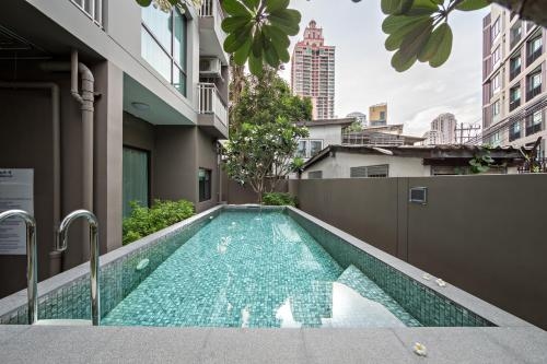 Like Sukhumvit 221
